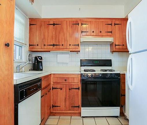 5th image of 37 Bon Aire Cir APT 8109