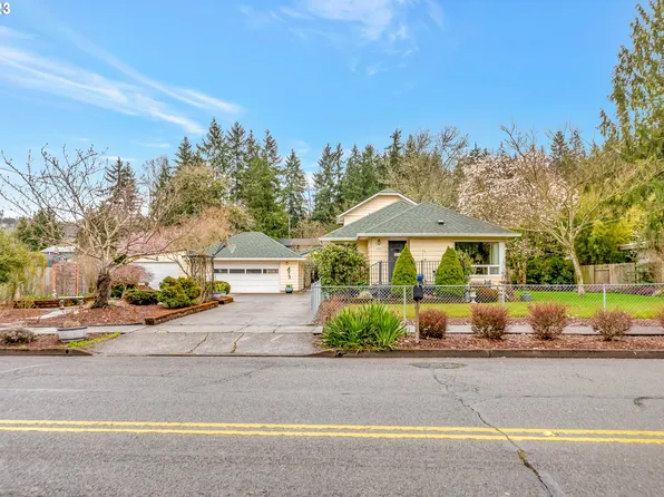 4669 E Amazon Dr, Eugene, OR 97405