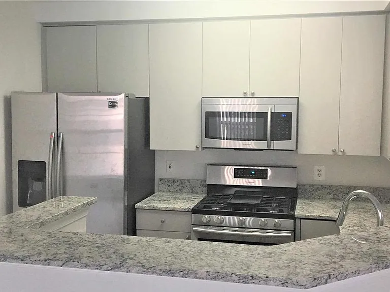 2480 Angeline Dr #304 — Photo 5
