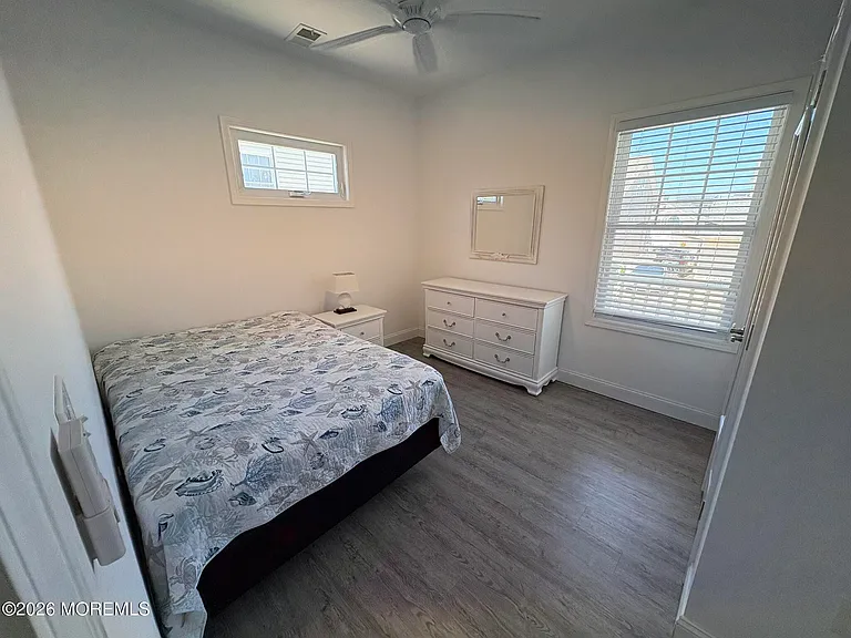 215 Heron Rd — Photo 11