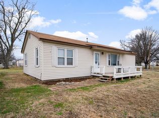 107 S Railroad St, Chouteau, OK 74337