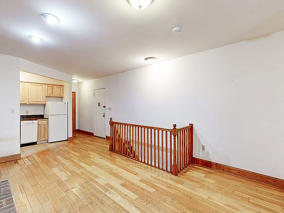 5th image of 59 W 74th St APT A