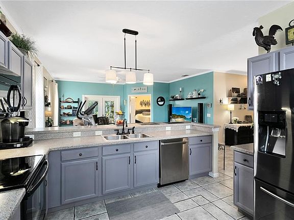 4th image of 328 Woodbury Pines Cir