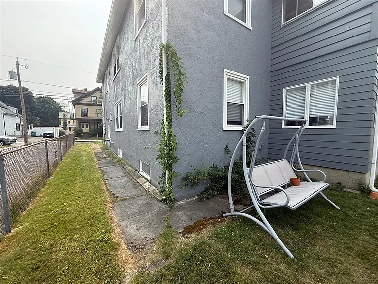 44 Ashland St #2F — Photo 40