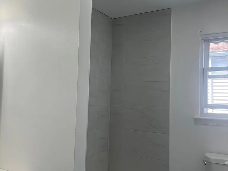 521 Corinthian Ave — Photo 6
