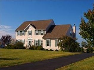 5 Melody Dr, Lambertville, NJ 08530
