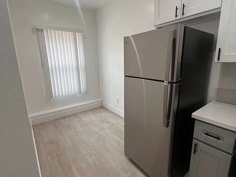 676 Shatto Place — Photo 12
