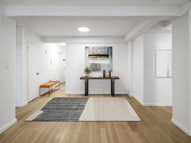 140 E 56th St #11F — Photo 4