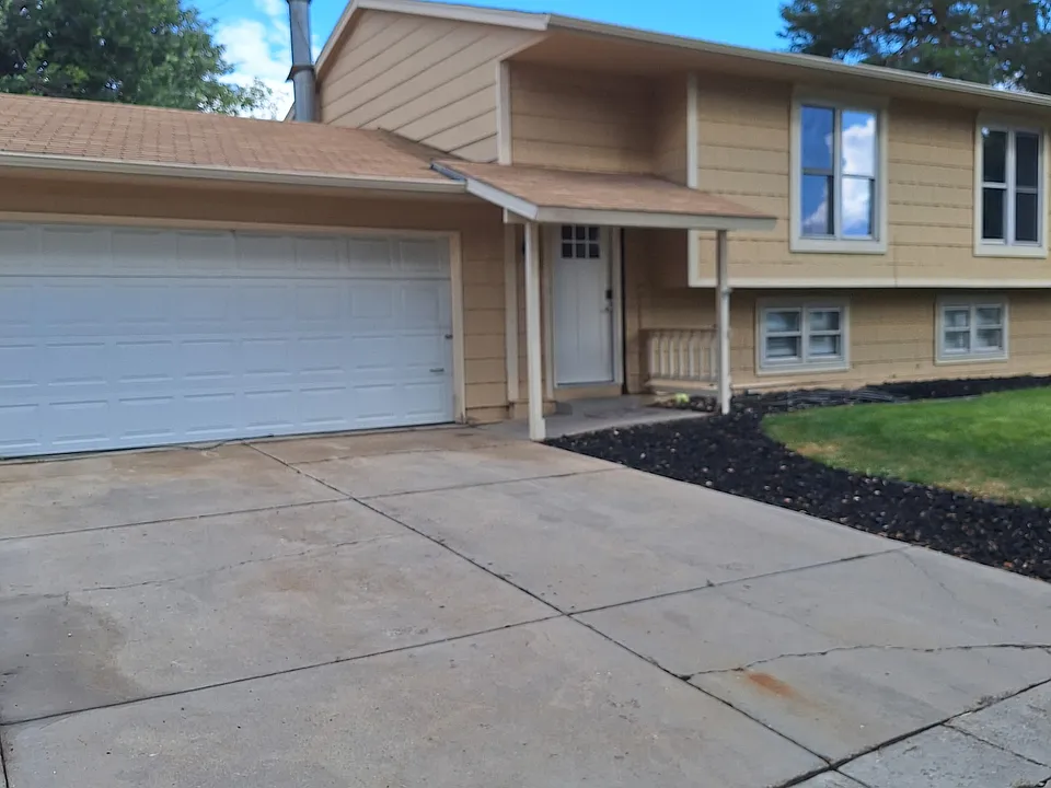 2236 Sunrise Dr