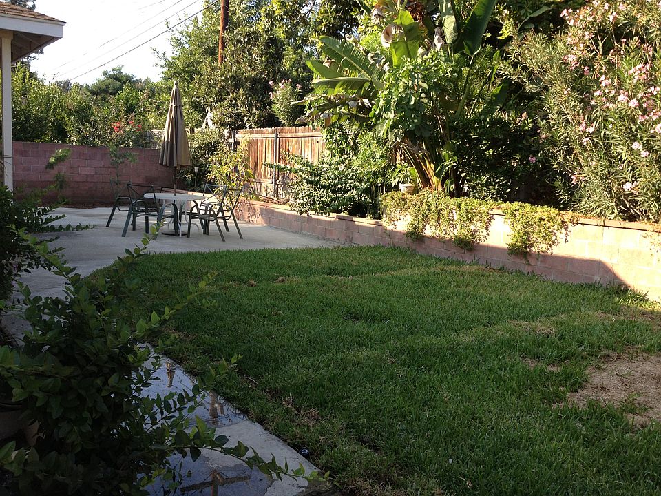 2nd image of 3885 Roblyn St