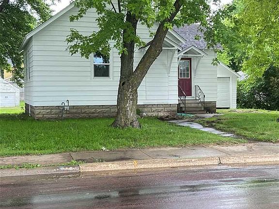 3rd image of 1032 1st Ave S