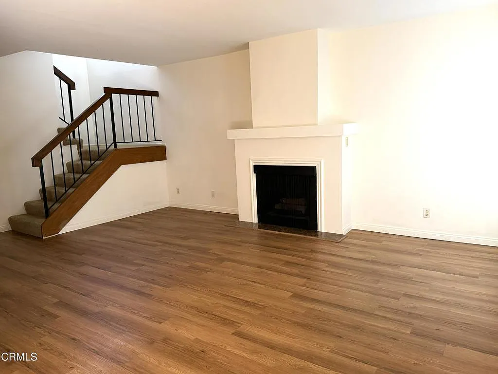 2 bed, 1.5 bath, 1181 sqft, $3,400 — Photo 3