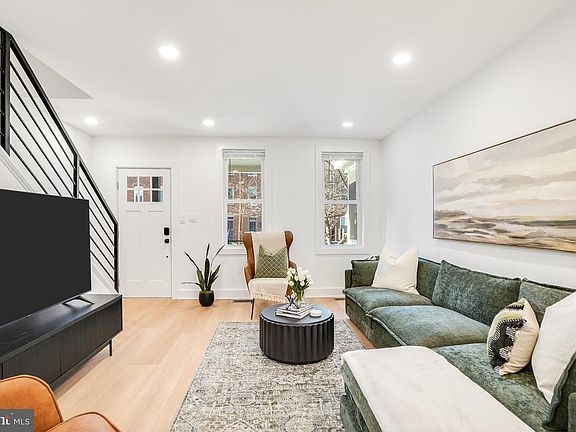 4th image of 1237 Hull St #1