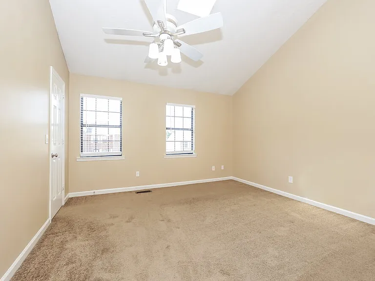 232 Thistle Ln — Photo 10