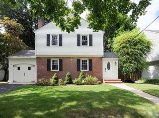 35 Bennett Ave, Rochelle Park, NJ 07662