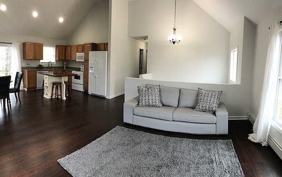 4th image of 158 Huguenot Dr
