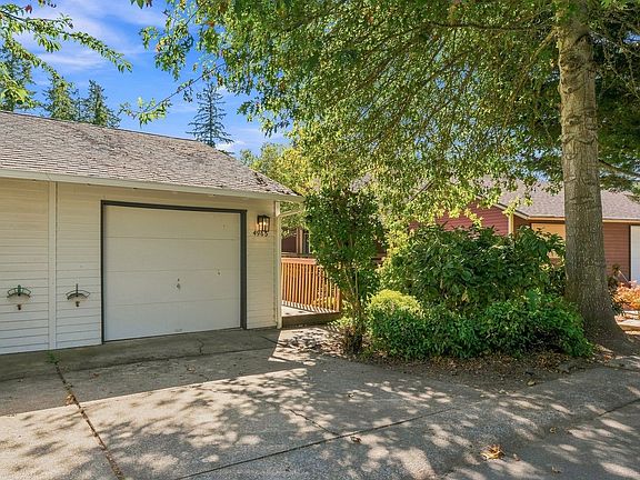 3rd image of 4965 SW 152nd Ave
