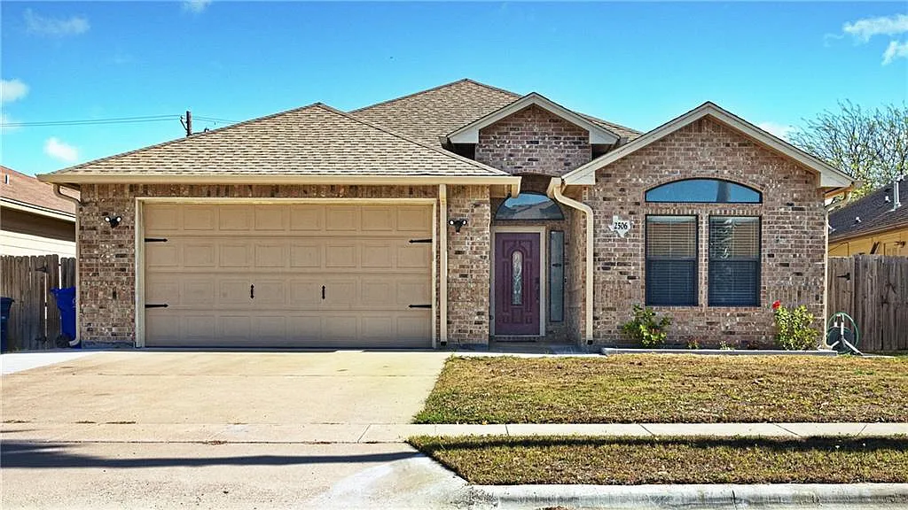 3 bed, 1498 sqft, $2,400 — Photo 1