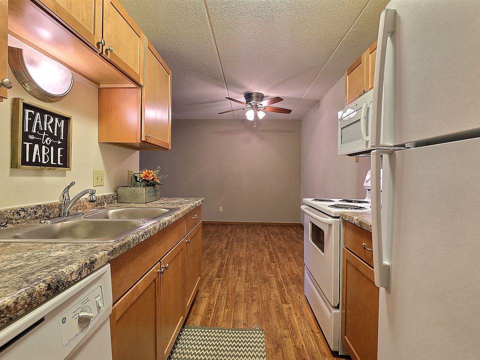 Fargo, ND France Apartments | Kitchen