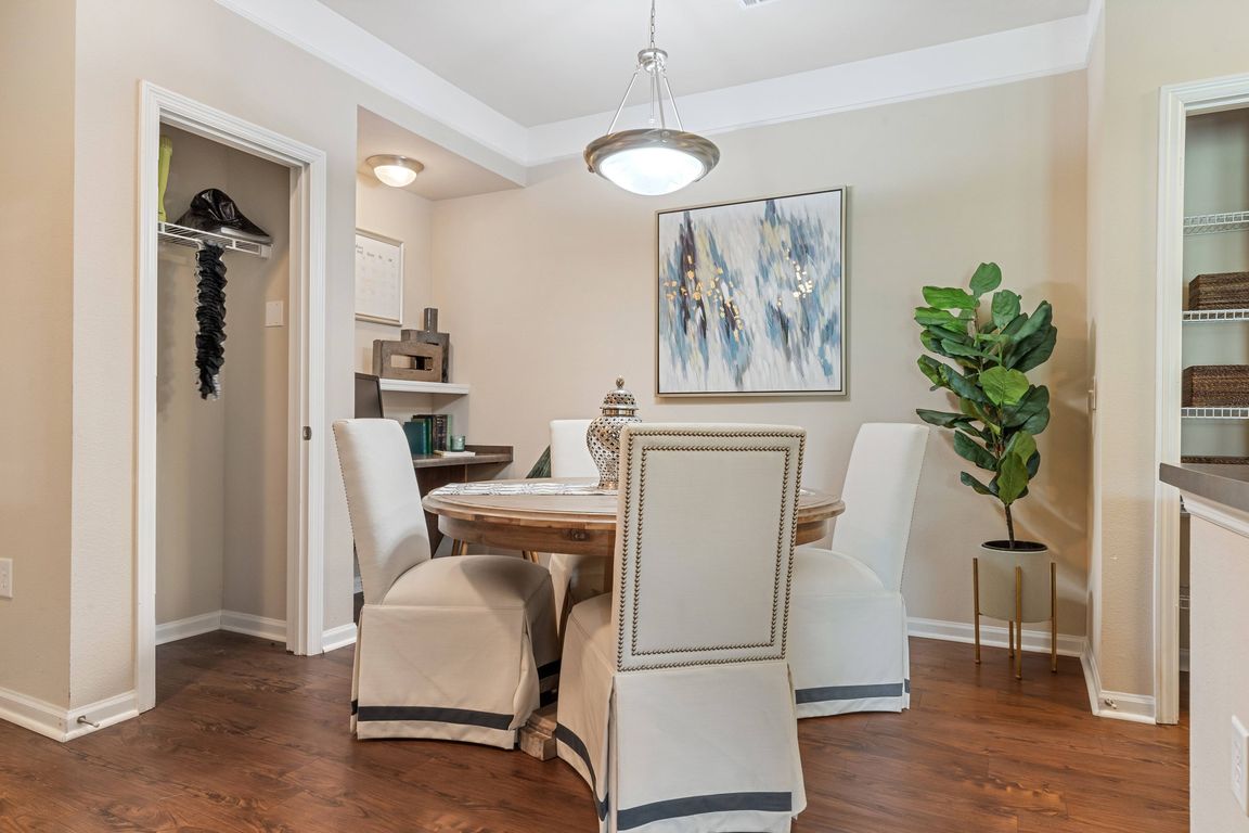 Elegant Dining Room for Entertaining