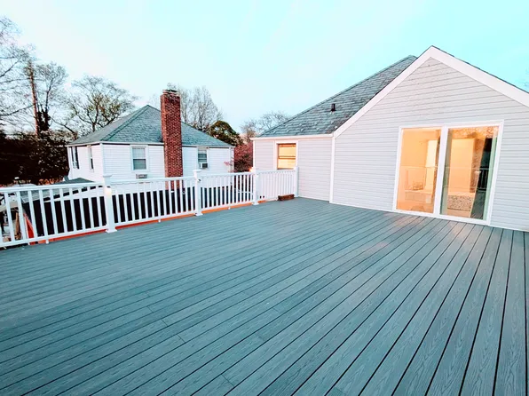 6 Ash Ln, Valley Stream, NY 11581