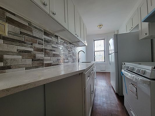 4th image of 44-15 43rd Ave #M