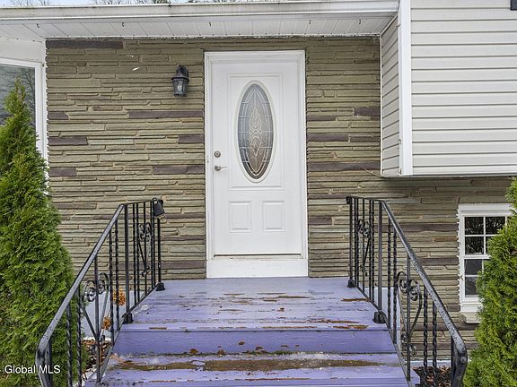 4th image of 19 North Gate Drive