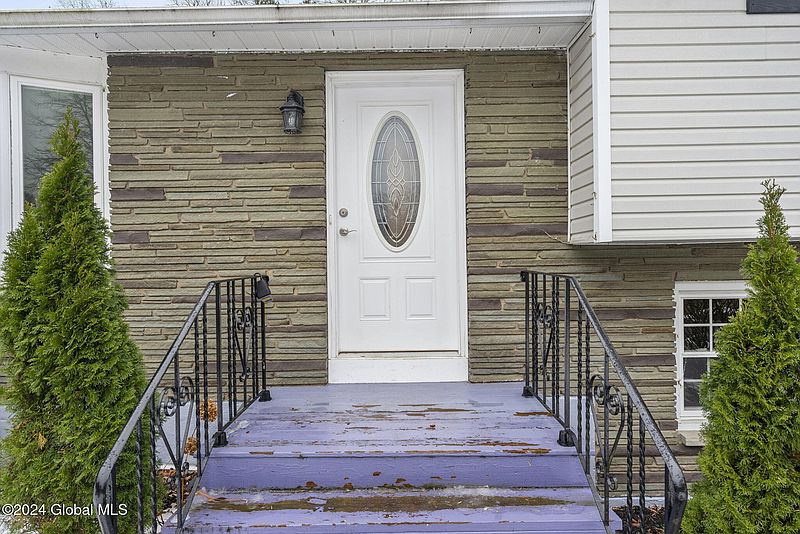 4th image of 19 North Gate Drive
