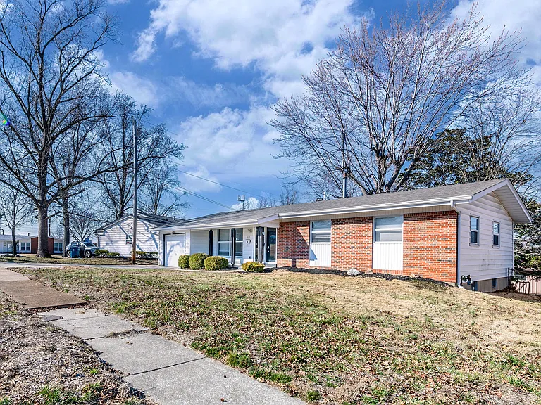 8435 Bridle Spur Dr — Photo 48