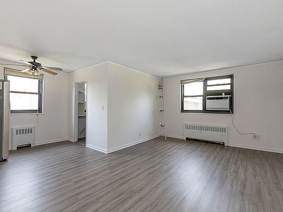 4th image of 199-42 21st Ave Unit 1-162
