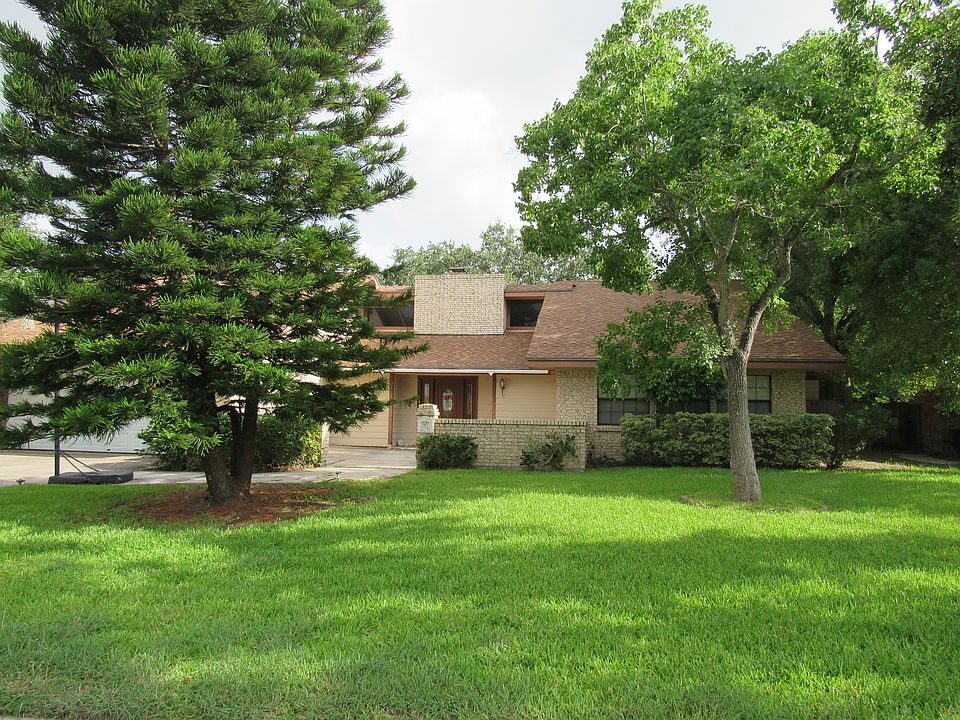 1st image of 2709 Poinciana St