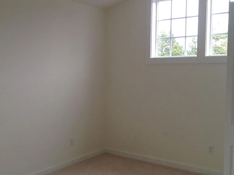 1240 Queen St — Photo 25