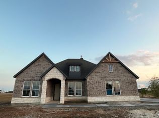 106 Hillock Ct, Decatur, TX 76234