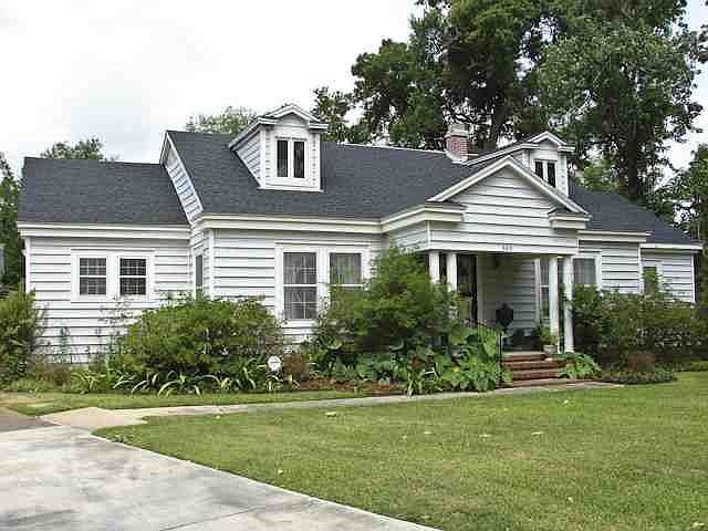 1st image of 560 Potter Dr