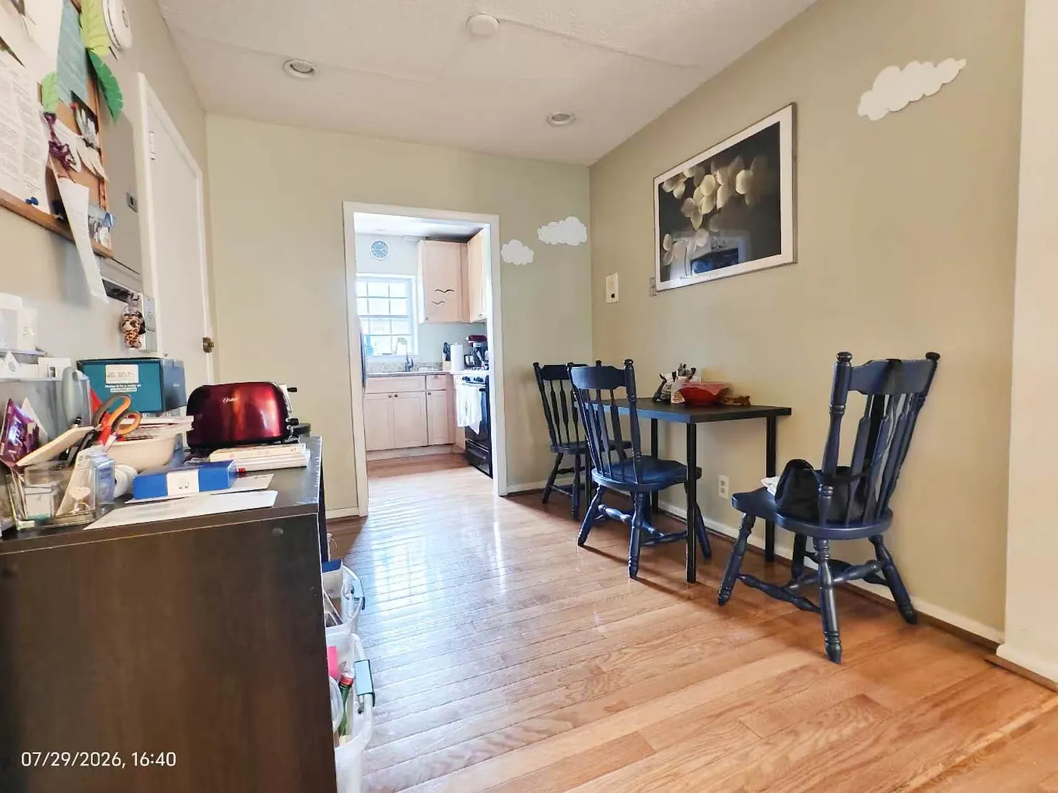 3 bed, 1040 sqft, $1,100 — Photo 2