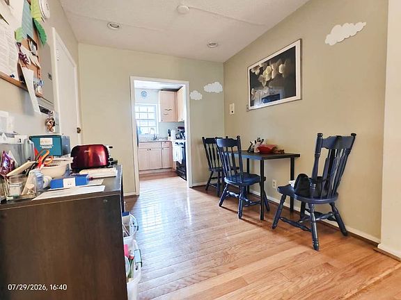 2nd image of 214 Lake Shore Rd APT 1