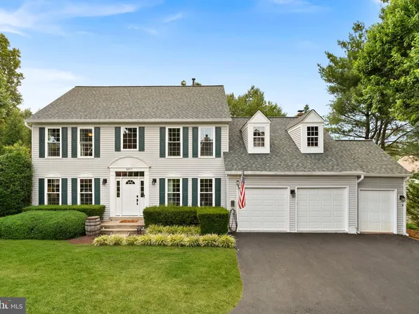 46415 Hampshire Station Dr, Sterling, VA 20165