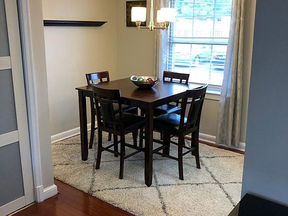 3rd image of 2805 Arlington Blvd APT 102