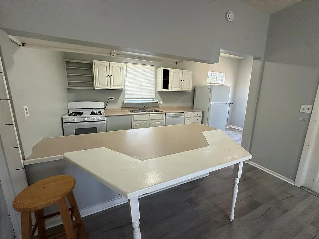 1 bed, 1.0 bath, 532 sqft, $1,600 — Photo 2