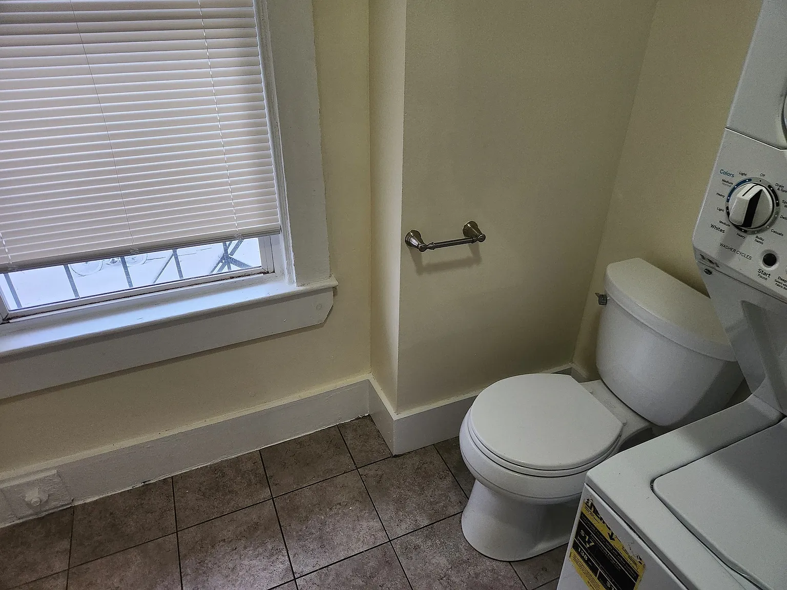 3 bed, 2.0 bath, 1220 sqft, $3,000 — Photo 4