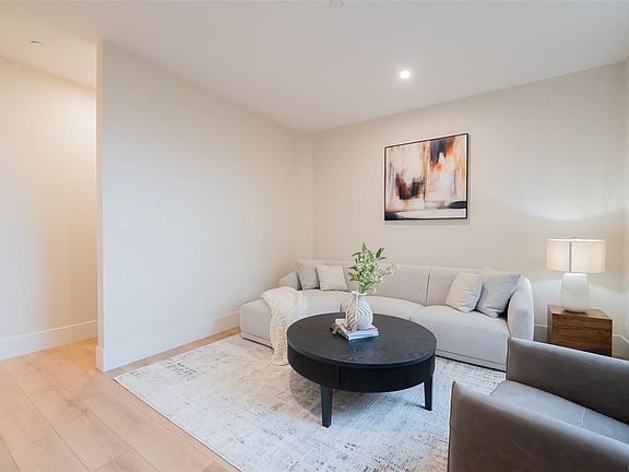 3rd image of 1615 Northfield Rd #111