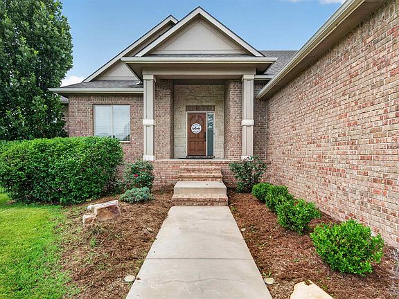 3rd image of 1009 E Rosemont Ct