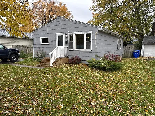 190 Aurora Ave Photo 1
