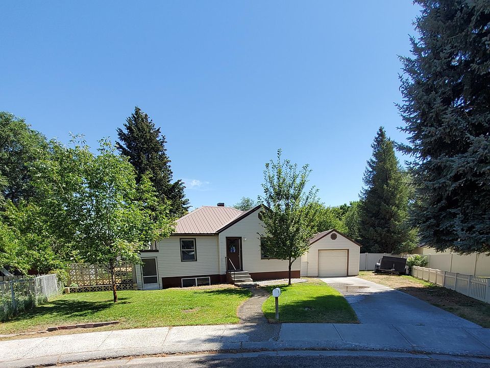 1st image of 138 E Crowley St