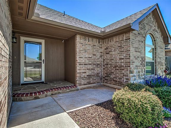 5th image of 16104 Juliet Dr