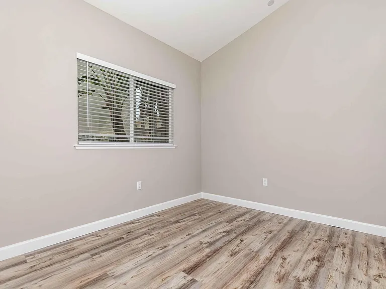4401 Central Ave — Photo 53