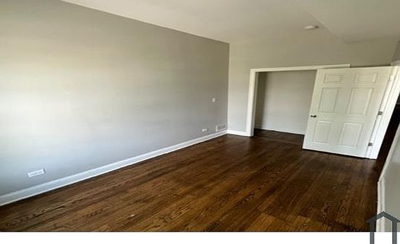 4th image of 437 W Marquette Rd #2