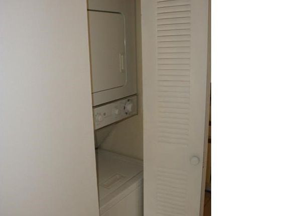 5th image of 1444 The Pointe Dr #1444