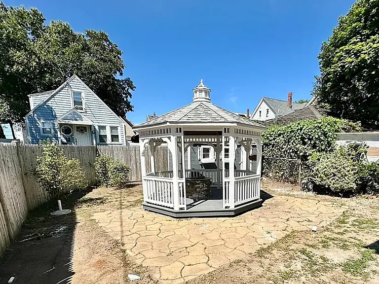 299 Cedar St #1 — Photo 9