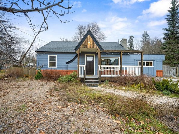 211 4th St, Dover, ID 83825